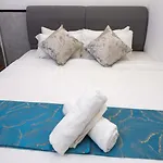 Neu Suites @ 3Rdnvenue By Perfect Host